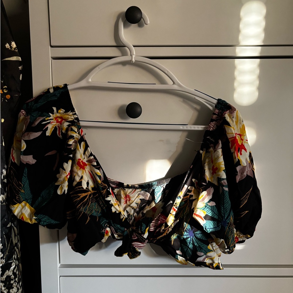 Source Unknown Black Floral Blouse